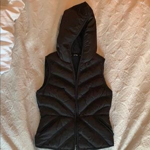 Blanc Noir black vest